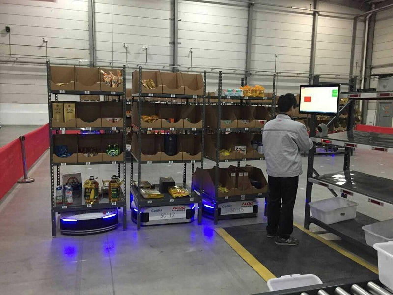 Centro de distribuição do Alibaba com uso de robô